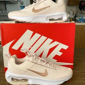 Nike Air Max Beige Sneakers